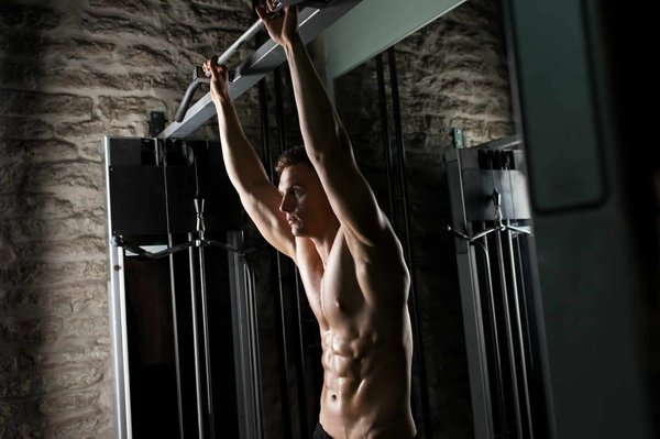 Comment procéder à la fixation d'une barre de traction chez soi ?